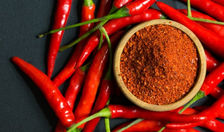Wellhealthorganic.com:Red-Chilli-You-Should-Know-About-Red-Chilli-Uses-Benefits-Side-Effects